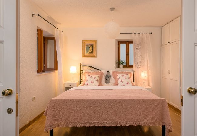 Ferienhaus in Bol - Ferienhaus in Bol mit Meerblick, Terrasse, Klimaanlage, W-LAN (154-1) Ferienhaus in Bol - Ferienhaus in Bol mit Meerblick, Terrasse, Klimaanlage, W-LAN (154-1)
