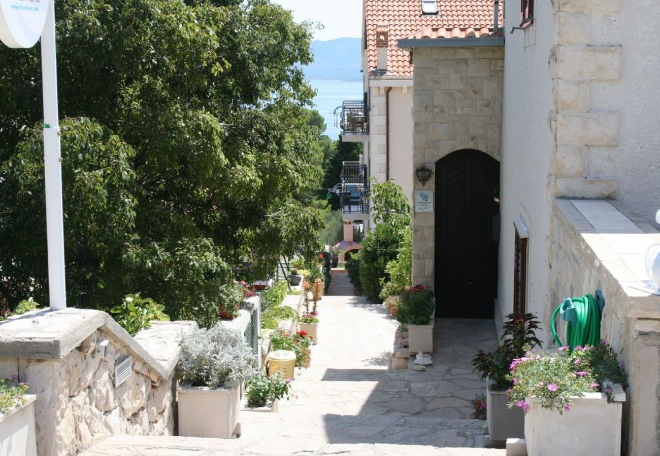 Ferienwohnung in Bol - Ferienwohnung in Bol mit Meerblick, Terrasse, Klimaanlage, W-LAN (155-1)