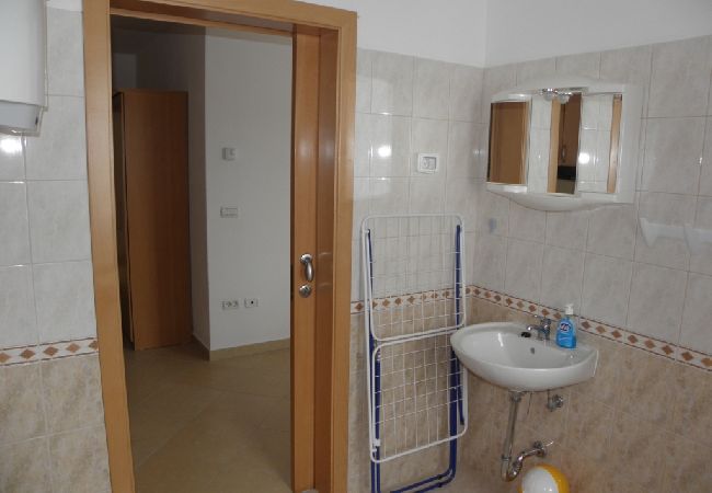 Ferienwohnung in Zambratija - Ferienwohnung in Zambratija mit Meerblick, Balkon, Klimaanlage, W-LAN (158-1) Ferienwohnung in Zambratija - Ferienwohnung in Zambratija mit Meerblick, Balkon, Klimaanlage, W-LAN (158-1)
