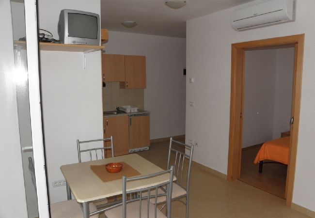 Ferienwohnung in Zambratija - Ferienwohnung in Zambratija mit Meerblick, Balkon, Klimaanlage, W-LAN (158-1) Ferienwohnung in Zambratija - Ferienwohnung in Zambratija mit Meerblick, Balkon, Klimaanlage, W-LAN (158-1)