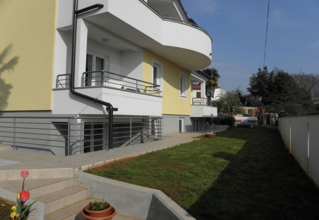 Ferienwohnung in Zambratija - Ferienwohnung in Zambratija mit Meerblick, Balkon, Klimaanlage, W-LAN (158-1)