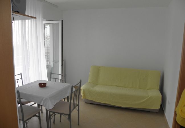 Ferienwohnung in Zambratija - Ferienwohnung in Zambratija mit Meerblick, Balkon, Klimaanlage, W-LAN (158-2) Ferienwohnung in Zambratija - Ferienwohnung in Zambratija mit Meerblick, Balkon, Klimaanlage, W-LAN (158-2)