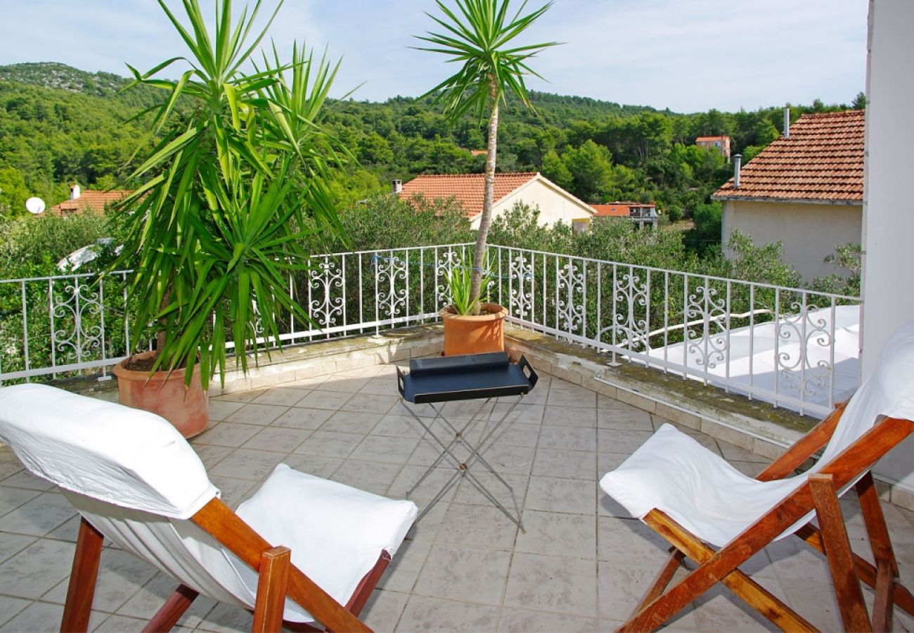 Ferienhaus in Vela Luka - Ferienhaus in Tri Porte (Potirna) mit Meerblick, Terrasse, Klimaanlage, W-LAN (166-1)