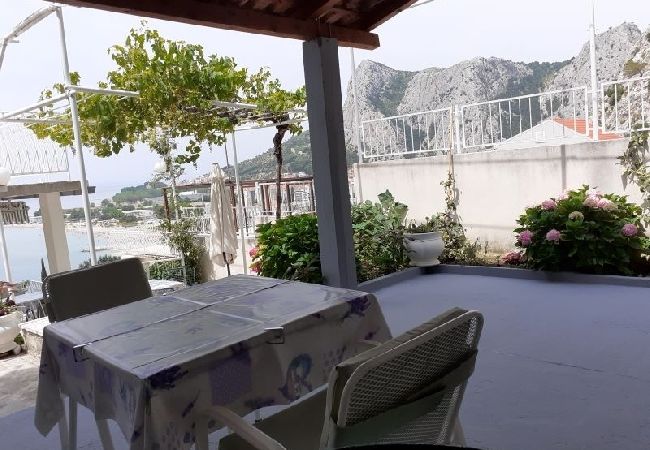 Ferienwohnung in Omiš - Ferienwohnung in Omiš mit Meerblick, Terrasse, W-LAN (161-2) Ferienwohnung in Omiš - Ferienwohnung in Omiš mit Meerblick, Terrasse, W-LAN (161-2)