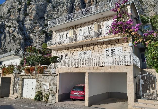 Ferienwohnung in Omiš - Ferienwohnung in Omiš mit Meerblick, Balkon, Klimaanlage, W-LAN (161-3) Ferienwohnung in Omiš - Ferienwohnung in Omiš mit Meerblick, Balkon, Klimaanlage, W-LAN (161-3)