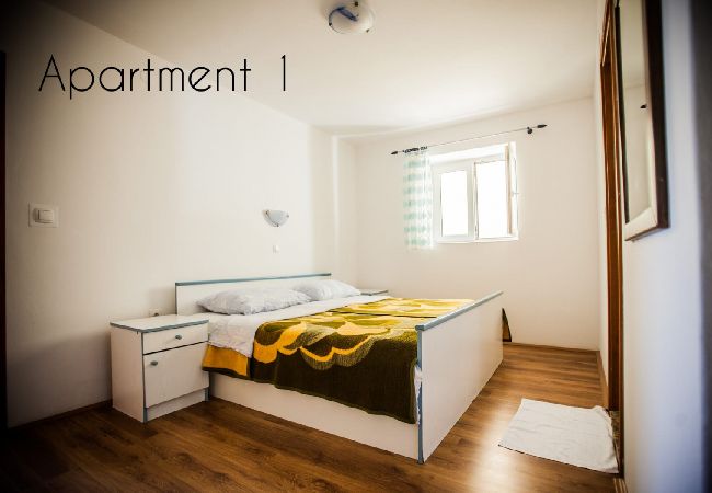 Ferienwohnung in Lopar - Ferienwohnung in Lopar mit Meerblick, Terrasse, W-LAN, Waschmaschine (186-1) Ferienwohnung in Lopar - Ferienwohnung in Lopar mit Meerblick, Terrasse, W-LAN, Waschmaschine (186-1)