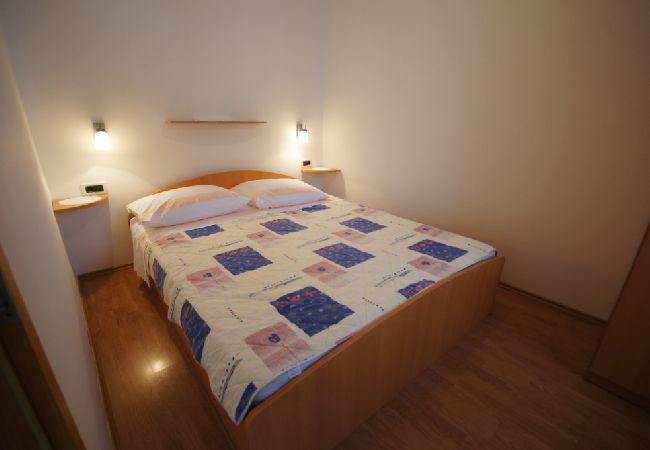 Ferienwohnung in Stara Novalja - Ferienwohnung in Stara Novalja mit Meerblick, Loggia, Klimaanlage, W-LAN (183-2) Ferienwohnung in Stara Novalja - Ferienwohnung in Stara Novalja mit Meerblick, Loggia, Klimaanlage, W-LAN (183-2)