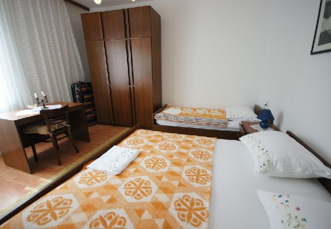 Ferienwohnung in Stara Novalja - Ferienwohnung in Stara Novalja mit Meerblick, Terrasse, Klimaanlage, W-LAN (183-3) Ferienwohnung in Stara Novalja - Ferienwohnung in Stara Novalja mit Meerblick, Terrasse, Klimaanlage, W-LAN (183-3)