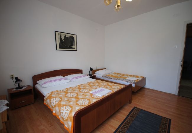 Ferienwohnung in Stara Novalja - Ferienwohnung in Stara Novalja mit Meerblick, Terrasse, Klimaanlage, W-LAN (183-3) Ferienwohnung in Stara Novalja - Ferienwohnung in Stara Novalja mit Meerblick, Terrasse, Klimaanlage, W-LAN (183-3)