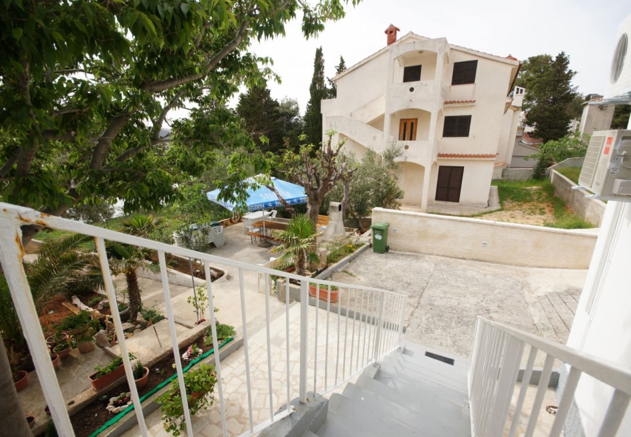 Ferienwohnung in Stara Novalja - Ferienwohnung in Stara Novalja mit Meerblick, Terrasse, Klimaanlage, W-LAN (183-3)