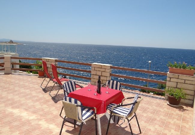 Studio in Hvar - Studioapartment in Hvar-Stadt mit Meerblick, Terrasse, Klimaanlage, W-LAN (199-1) Studio in Hvar - Studioapartment in Hvar-Stadt mit Meerblick, Terrasse, Klimaanlage, W-LAN (199-1)