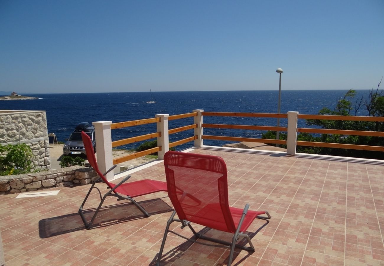 Studio in Hvar - Studioapartment in Hvar-Stadt mit Meerblick, Terrasse, Klimaanlage, W-LAN (199-1)