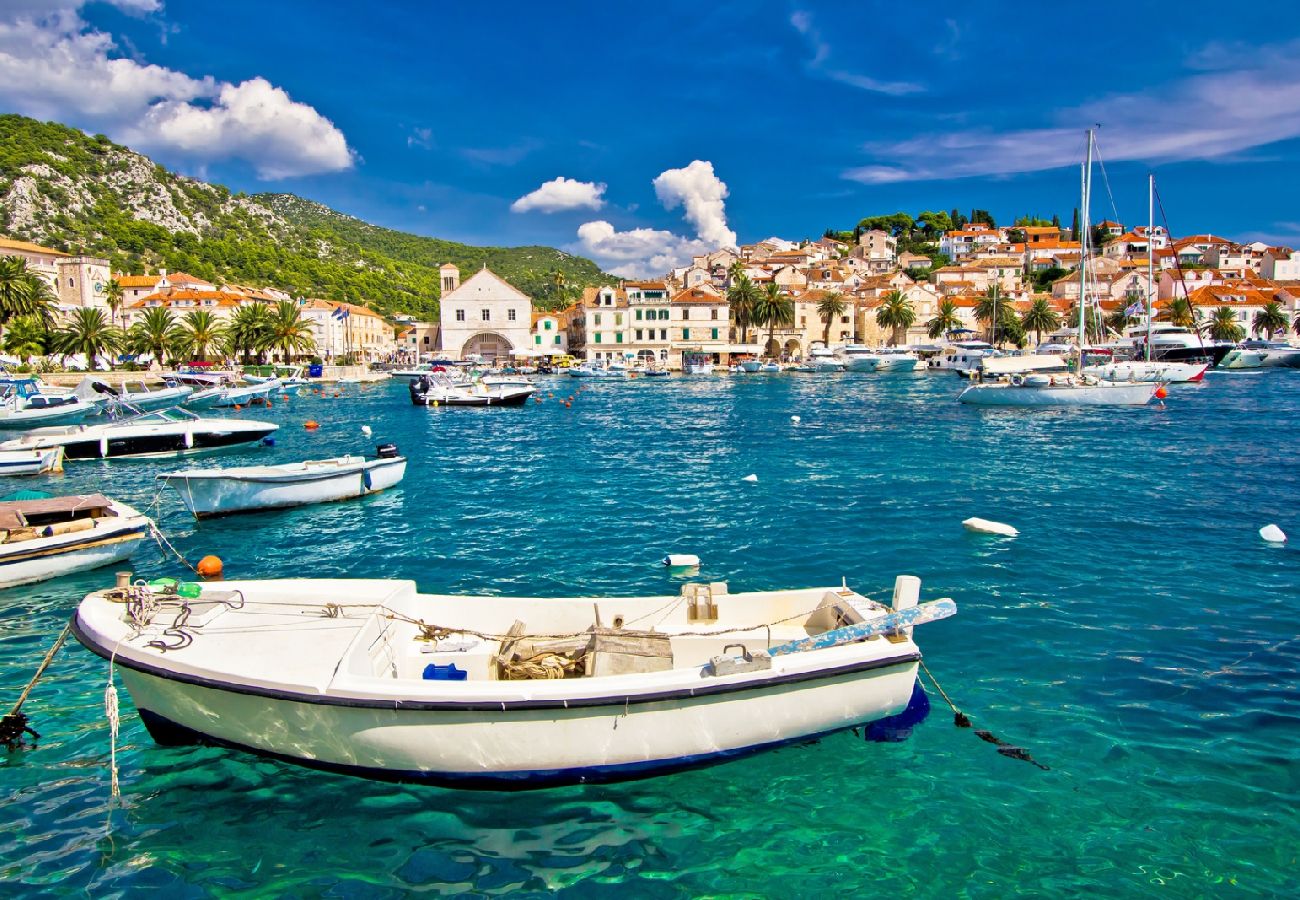 Studio in Hvar - Studioapartment in Hvar-Stadt mit Meerblick, Terrasse, Klimaanlage, W-LAN (199-1)