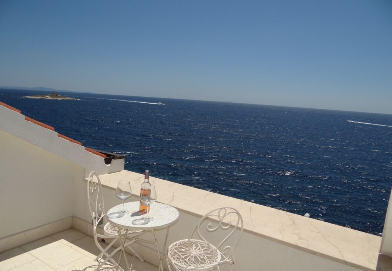 Ferienwohnung in Hvar - Ferienwohnung in Hvar-Stadt mit Meerblick, Loggia, Klimaanlage, W-LAN (199-3)