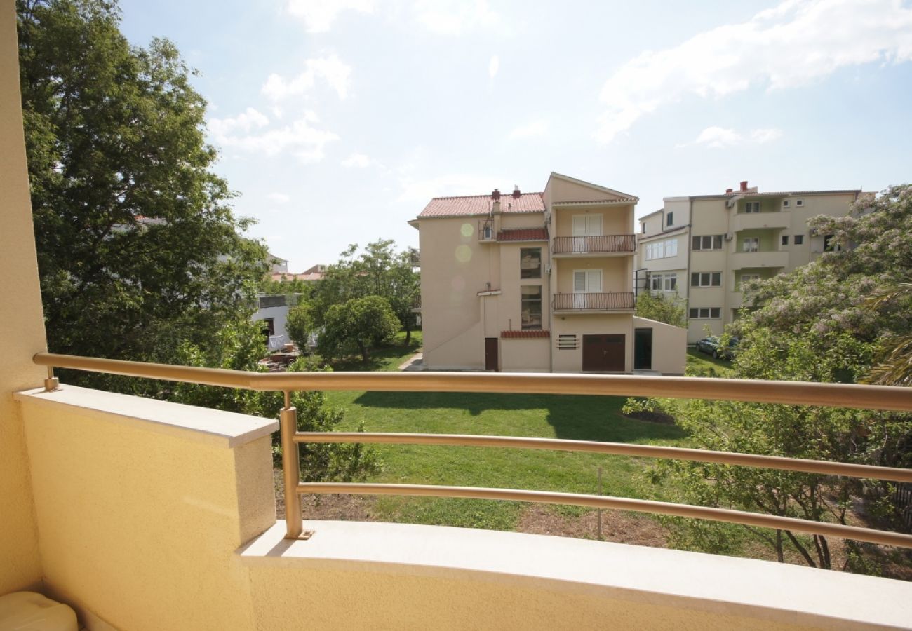 Ferienwohnung in Tucepi - Ferienwohnung in Tučepi mit Terrasse, Klimaanlage, W-LAN, Waschmaschine (202-3)