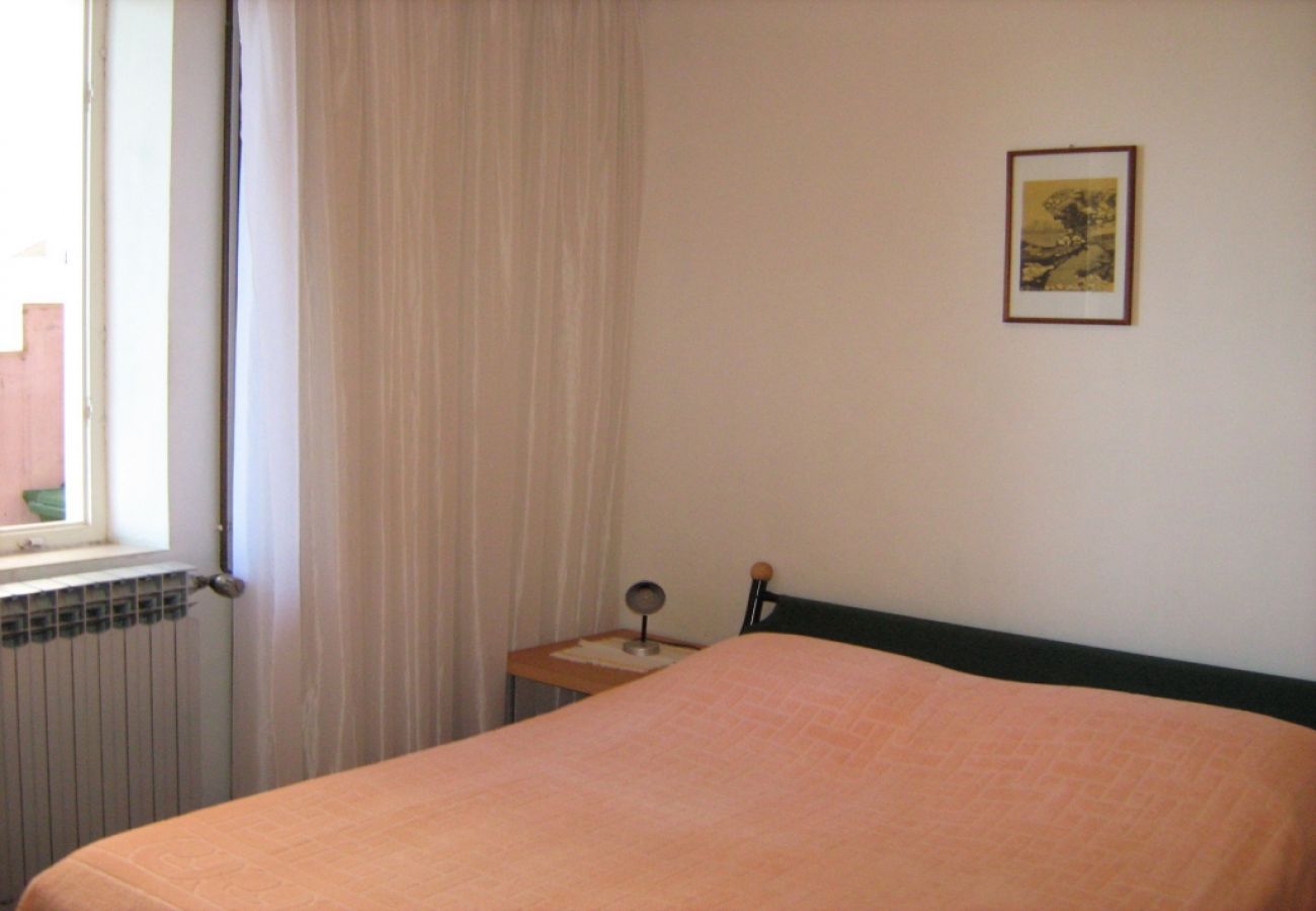 Ferienwohnung in Podgora - Ferienwohnung in Podgora mit Meerblick, Terrasse, W-LAN, Waschmaschine (205-1)