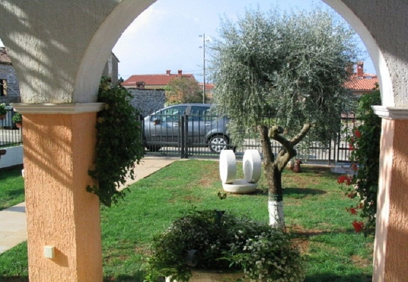 Ferienwohnung in Fažana - Ferienwohnung in Fažana mit Balkon, Klimaanlage, W-LAN, Waschmaschine (229-1)