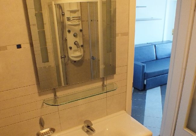 Ferienwohnung in Umag - Ferienwohnung in Umag mit Meerblick, Balkon, Klimaanlage, W-LAN (235-1) Ferienwohnung in Umag - Ferienwohnung in Umag mit Meerblick, Balkon, Klimaanlage, W-LAN (235-1)