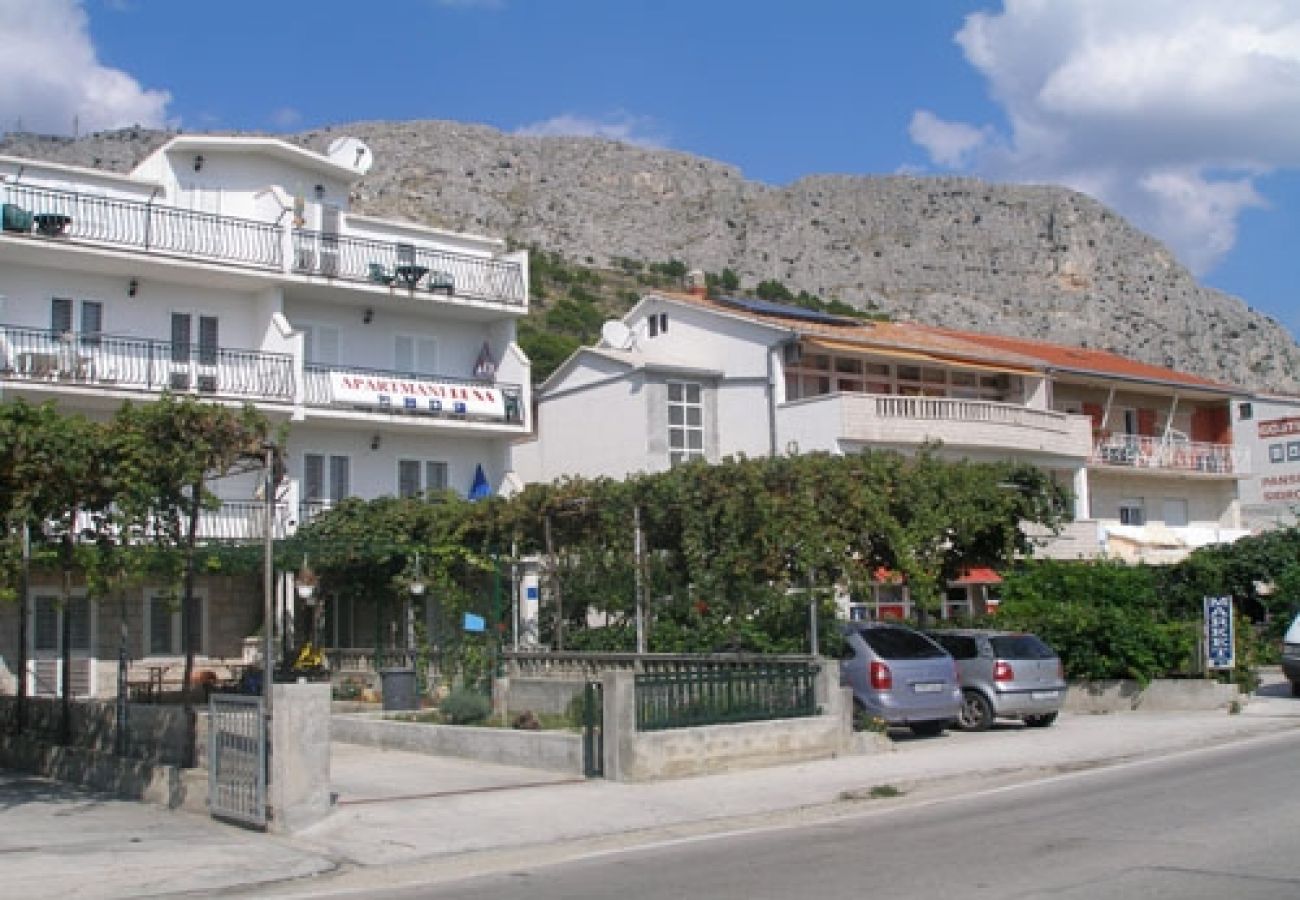 Ferienwohnung in Duce - Ferienwohnung in Duće mit Meerblick, Balkon, Klimaanlage (239-2)