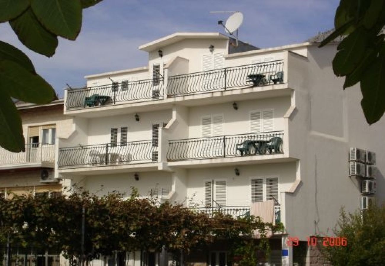 Ferienwohnung in Duce - Ferienwohnung in Duće mit Meerblick, Balkon, Klimaanlage (239-3)