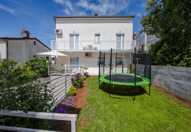 Ferienwohnung in Rovinj - Ferienwohnung in Rovinj mit Balkon, Klimaanlage, W-LAN (230-1) Ferienwohnung in Rovinj - Ferienwohnung in Rovinj mit Balkon, Klimaanlage, W-LAN (230-1)