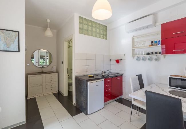 Ferienwohnung in Umag - Ferienwohnung in Umag mit Terrasse, Klimaanlage, W-LAN, Waschmaschine (244-3) Ferienwohnung in Umag - Ferienwohnung in Umag mit Terrasse, Klimaanlage, W-LAN, Waschmaschine (244-3)