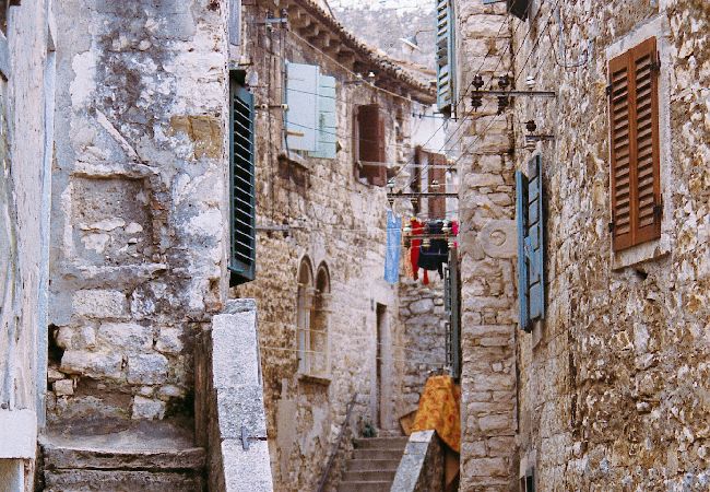Ferienwohnung in Umag - Ferienwohnung in Umag mit Terrasse, Klimaanlage, W-LAN, Waschmaschine (244-3) Ferienwohnung in Umag - Ferienwohnung in Umag mit Terrasse, Klimaanlage, W-LAN, Waschmaschine (244-3)