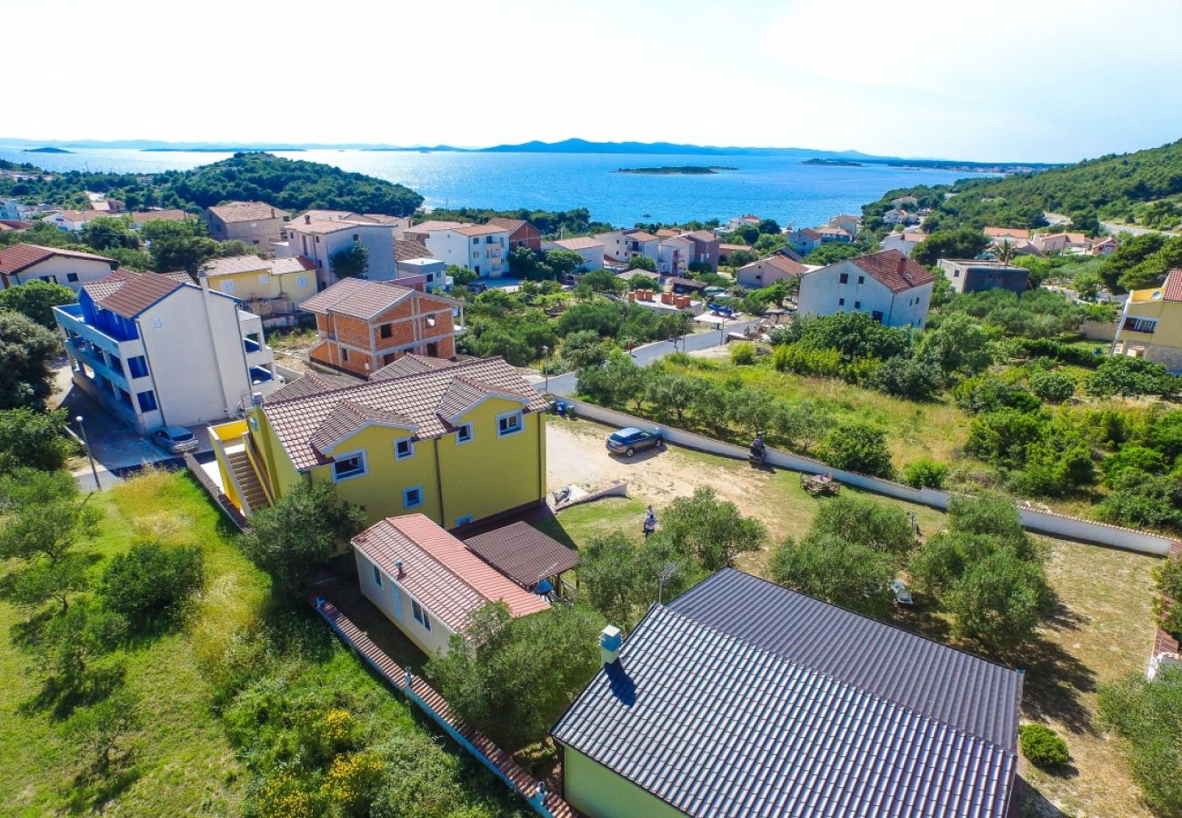 Ferienwohnung in Drage - Ferienwohnung in Drage mit Meerblick, Balkon, Klimaanlage, W-LAN (566-1)