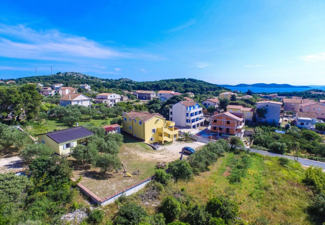 Ferienwohnung in Drage - Ferienwohnung in Drage mit Meerblick, Balkon, Klimaanlage, W-LAN (566-1)