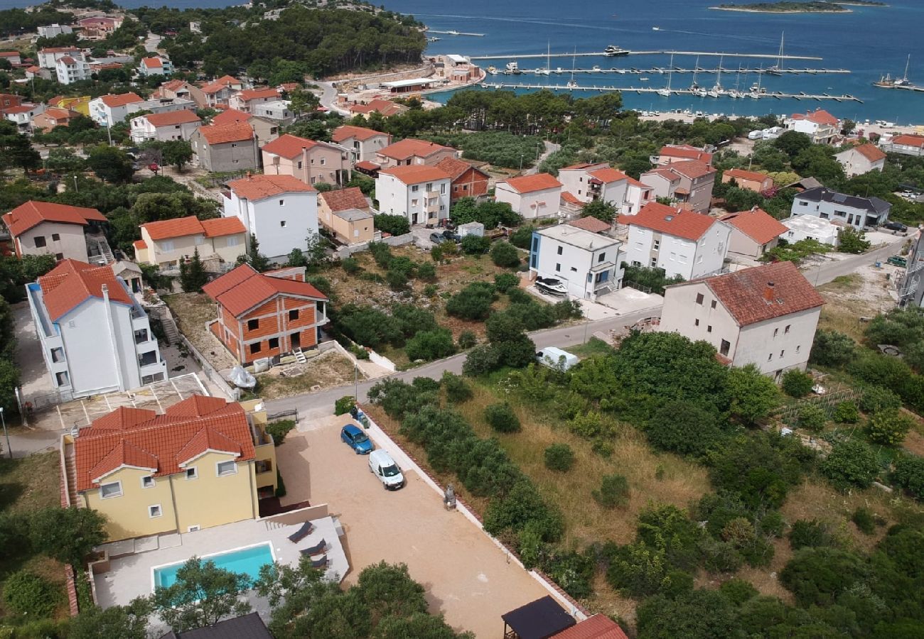 Ferienwohnung in Drage - Ferienwohnung in Drage mit Meerblick, Balkon, Klimaanlage, W-LAN (566-1)