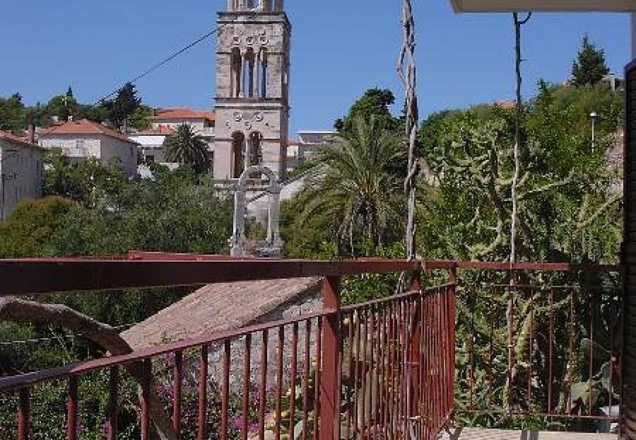 Ferienwohnung in Hvar - Ferienwohnung in Hvar-Stadt mit Balkon, Klimaanlage, W-LAN, Waschmaschine (221-2)