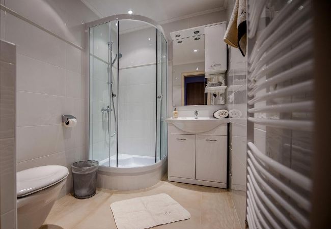 Ferienwohnung in Rovinj - Ferienwohnung in Rovinj mit Klimaanlage, W-LAN, Spülmaschine (230-3) Ferienwohnung in Rovinj - Ferienwohnung in Rovinj mit Klimaanlage, W-LAN, Spülmaschine (230-3)