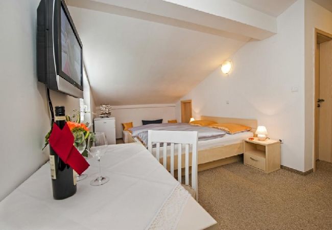 Zimmeranmietung in Rovinj - Zimmer in Rovinj mit Klimaanlage, W-LAN (230-4) Zimmeranmietung in Rovinj - Zimmer in Rovinj mit Klimaanlage, W-LAN (230-4)