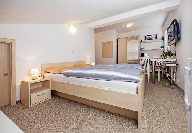 Zimmeranmietung in Rovinj - Zimmer in Rovinj mit Klimaanlage, W-LAN (230-4) Zimmeranmietung in Rovinj - Zimmer in Rovinj mit Klimaanlage, W-LAN (230-4)