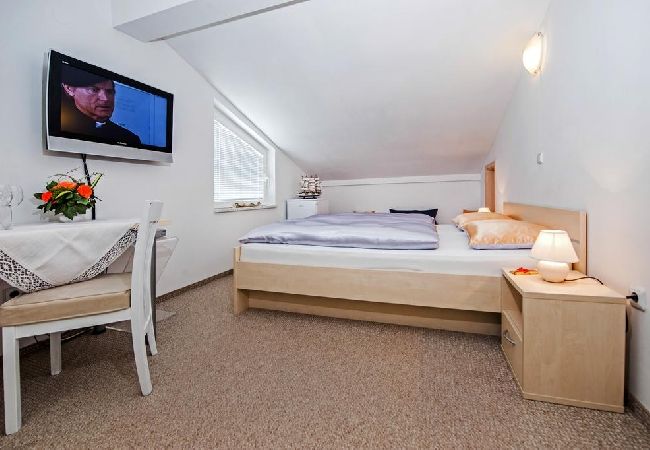 Zimmeranmietung in Rovinj - Zimmer in Rovinj mit Klimaanlage, W-LAN (230-4) Zimmeranmietung in Rovinj - Zimmer in Rovinj mit Klimaanlage, W-LAN (230-4)