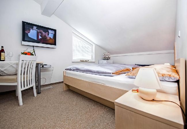 Zimmeranmietung in Rovinj - Zimmer in Rovinj mit Klimaanlage, W-LAN (230-4) Zimmeranmietung in Rovinj - Zimmer in Rovinj mit Klimaanlage, W-LAN (230-4)