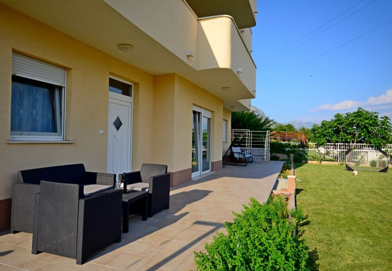 Ferienwohnung in Kaštel Sucurac - Ferienwohnung in Kaštel Sućurac mit Meerblick, Balkon, Klimaanlage, W-LAN (570-1)