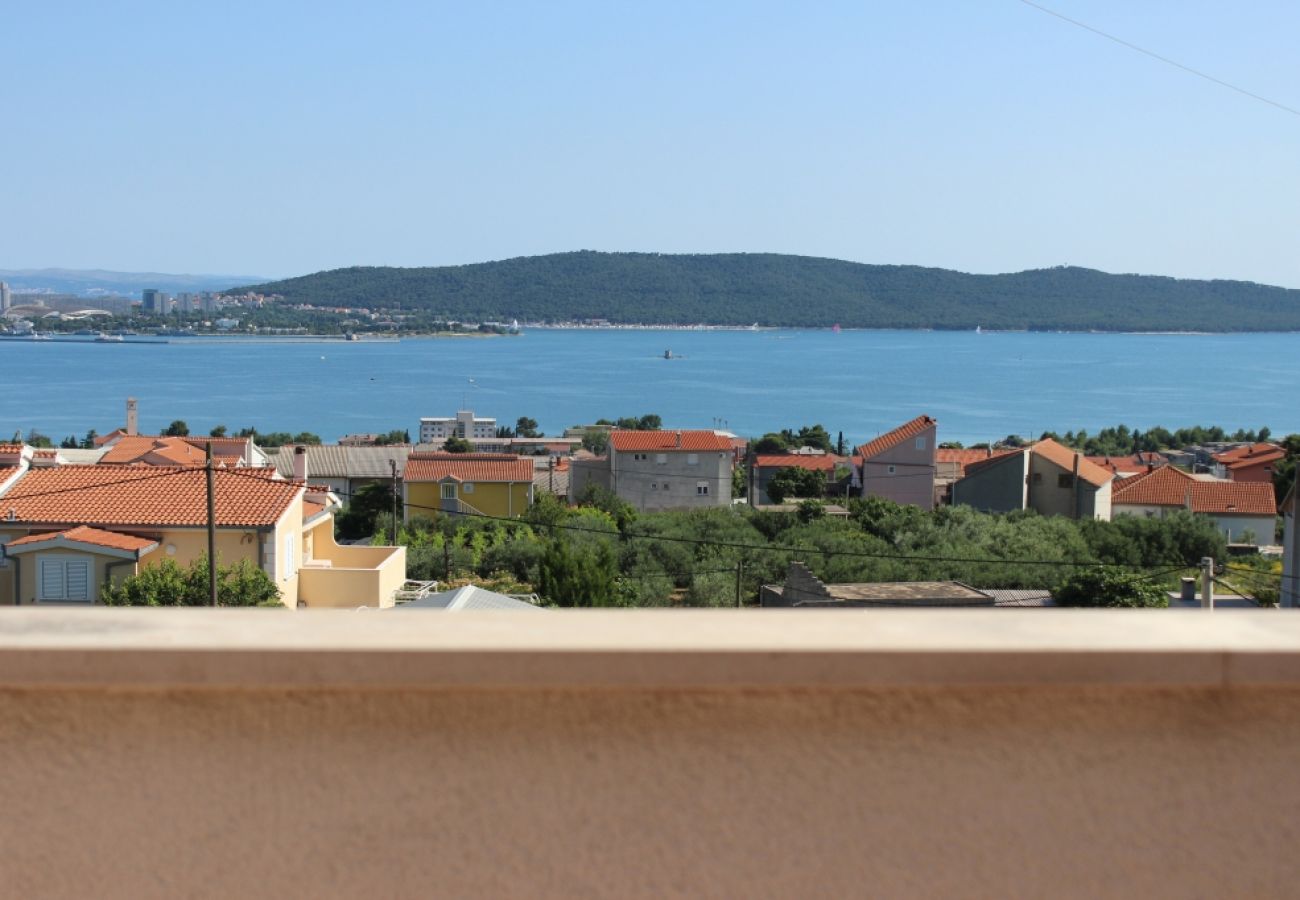 Ferienwohnung in Kaštel Sucurac - Ferienwohnung in Kaštel Sućurac mit Meerblick, Balkon, Klimaanlage, W-LAN (570-1)