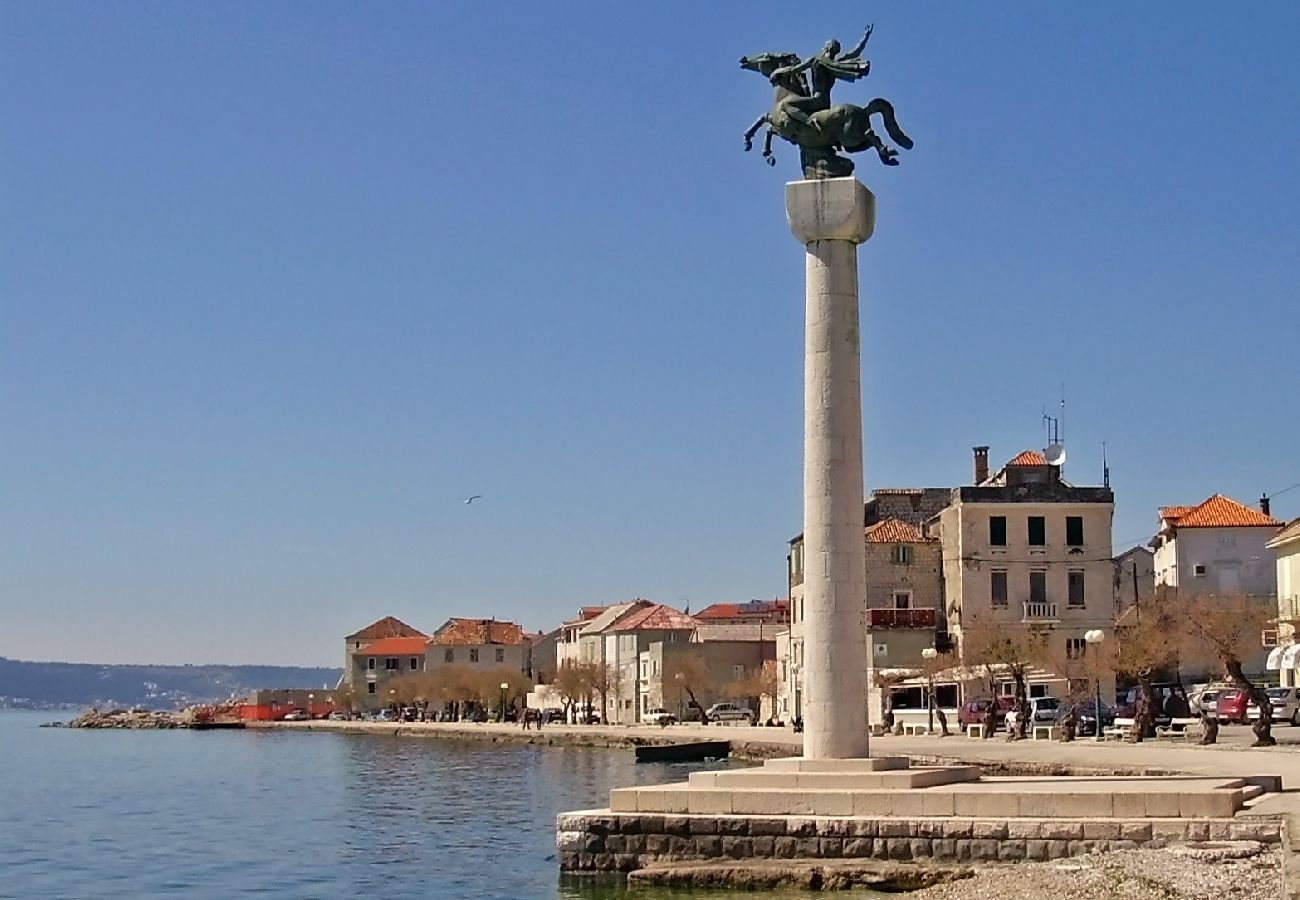 Ferienwohnung in Kaštel Sucurac - Ferienwohnung in Kaštel Sućurac mit Meerblick, Balkon, Klimaanlage, W-LAN (570-1)