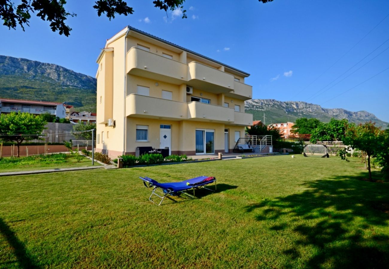 Ferienwohnung in Kaštel Sucurac - Ferienwohnung in Kaštel Sućurac mit Meerblick, Balkon, Klimaanlage, W-LAN (570-3)