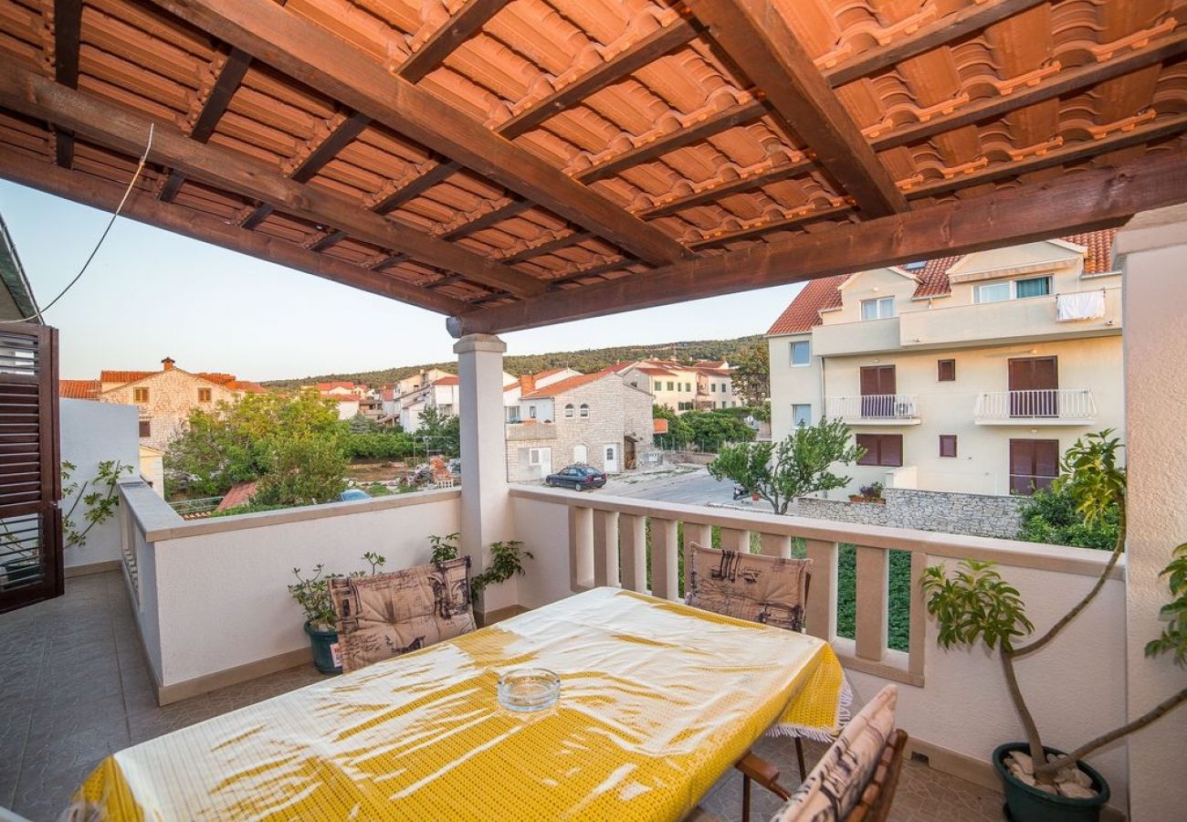 Ferienwohnung in Supetar - Ferienwohnung in Supetar mit Meerblick, Terrasse, Klimaanlage, W-LAN (581-1)