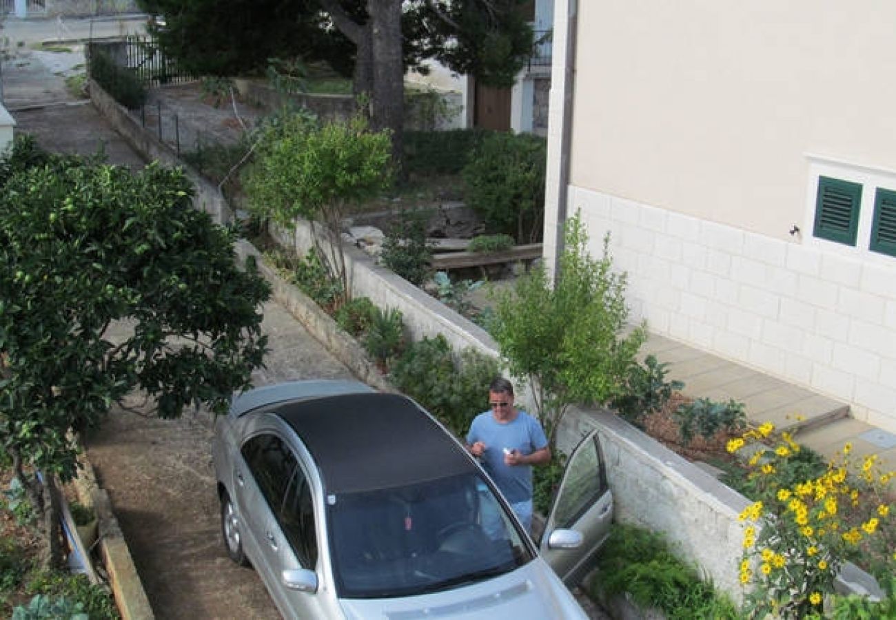 Ferienwohnung in Supetar - Ferienwohnung in Supetar mit Meerblick, Terrasse, Klimaanlage, W-LAN (581-1)