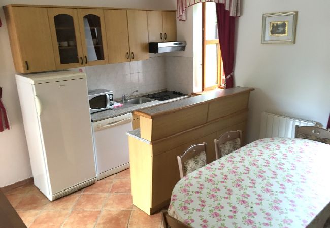 Ferienwohnung in Karigador - Ferienwohnung in Karigador mit Balkon, Klimaanlage, Spülmaschine (587-2) Ferienwohnung in Karigador - Ferienwohnung in Karigador mit Balkon, Klimaanlage, Spülmaschine (587-2)