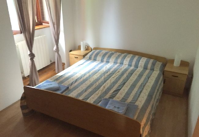 Ferienwohnung in Karigador - Ferienwohnung in Karigador mit Balkon, Klimaanlage, Spülmaschine (587-2) Ferienwohnung in Karigador - Ferienwohnung in Karigador mit Balkon, Klimaanlage, Spülmaschine (587-2)