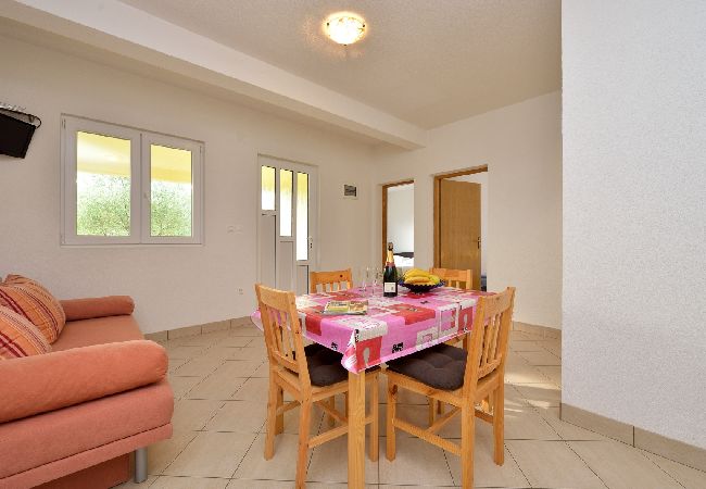 Ferienhaus in Drage - Ferienhaus in Drage mit Meerblick, Balkon, Klimaanlage, W-LAN (592-1) Ferienhaus in Drage - Ferienhaus in Drage mit Meerblick, Balkon, Klimaanlage, W-LAN (592-1)
