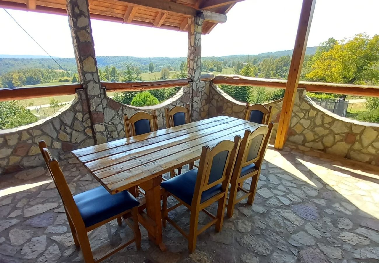 Ferienwohnung in Rakovica - Ferienwohnung in Rakovica mit Terrasse, Klimaanlage, W-LAN (601-1)