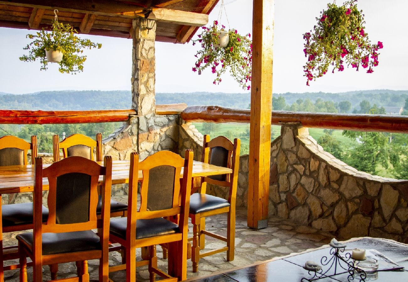 Ferienwohnung in Rakovica - Ferienwohnung in Rakovica mit Terrasse, Klimaanlage, W-LAN (601-1)