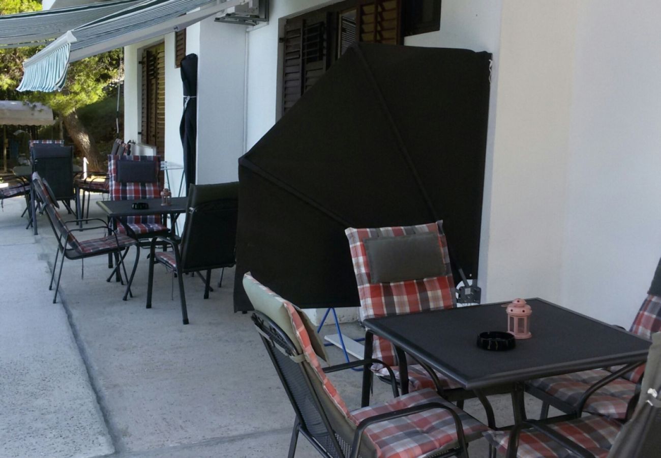 Ferienwohnung in Stanici - Ferienwohnung in Stanići mit Meerblick, Balkon, Klimaanlage, W-LAN (634-1)