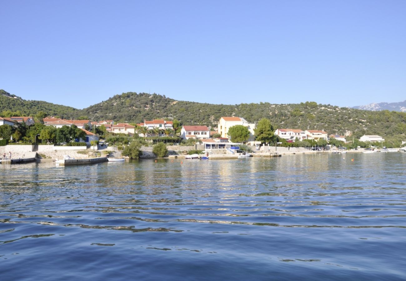 Ferienwohnung in Rab - Ferienwohnung in Barbat mit Meerblick, Balkon, Klimaanlage (660-1)