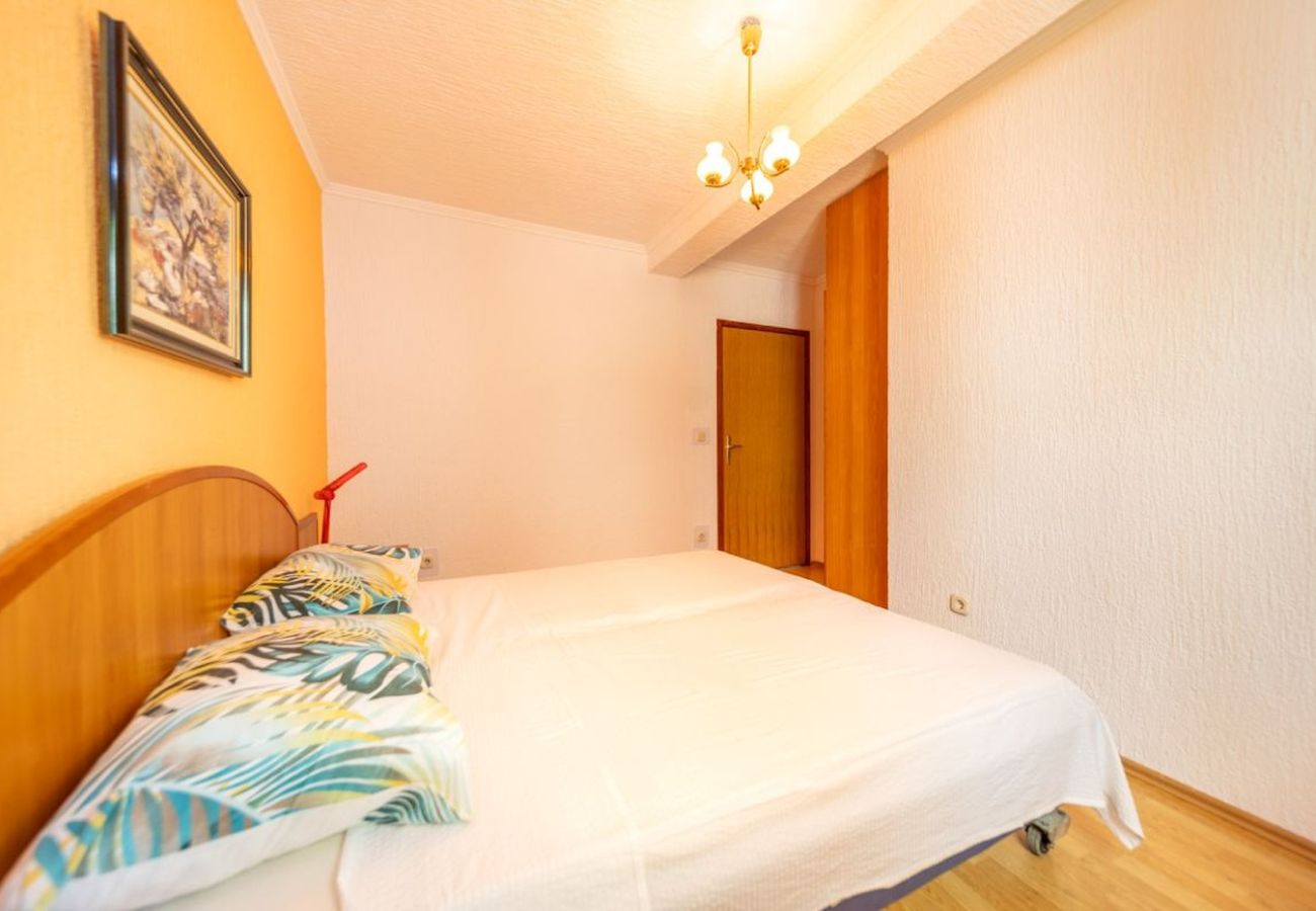 Ferienwohnung in Rab - Ferienwohnung in Barbat mit Balkon, Klimaanlage (660-2) Ferienwohnung in Rab - Ferienwohnung in Barbat mit Balkon, Klimaanlage (660-2)